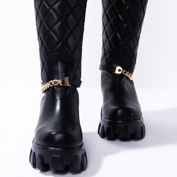 Fashionable high boots - Picture 2 of 3